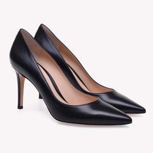 Gianvito Rossi Gianvito 85 Leather Pumps in Black Size 40